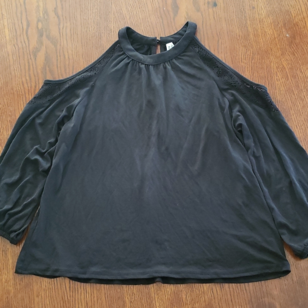 Peek a boo shoulder blouse
